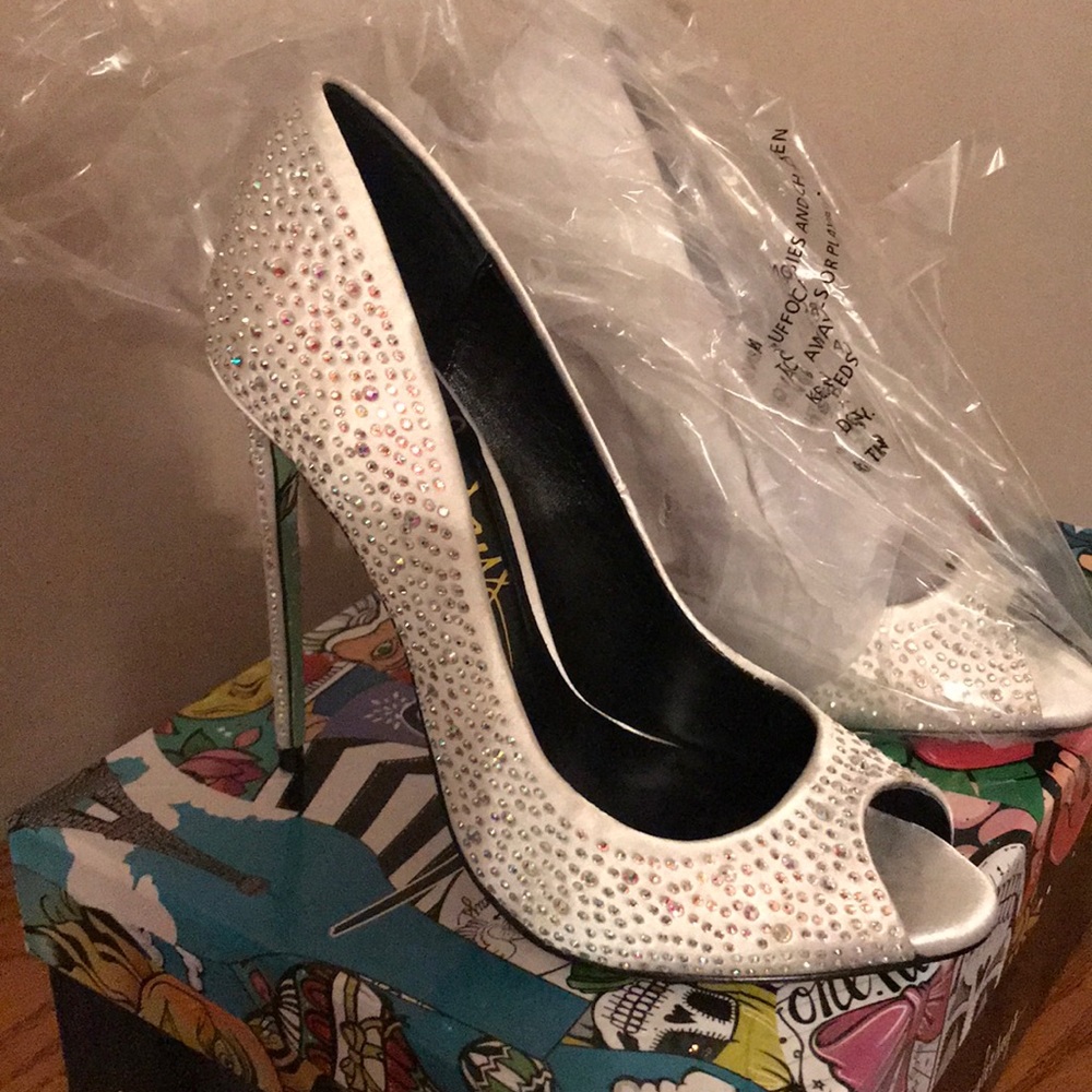 White Satin Pump with Crystals